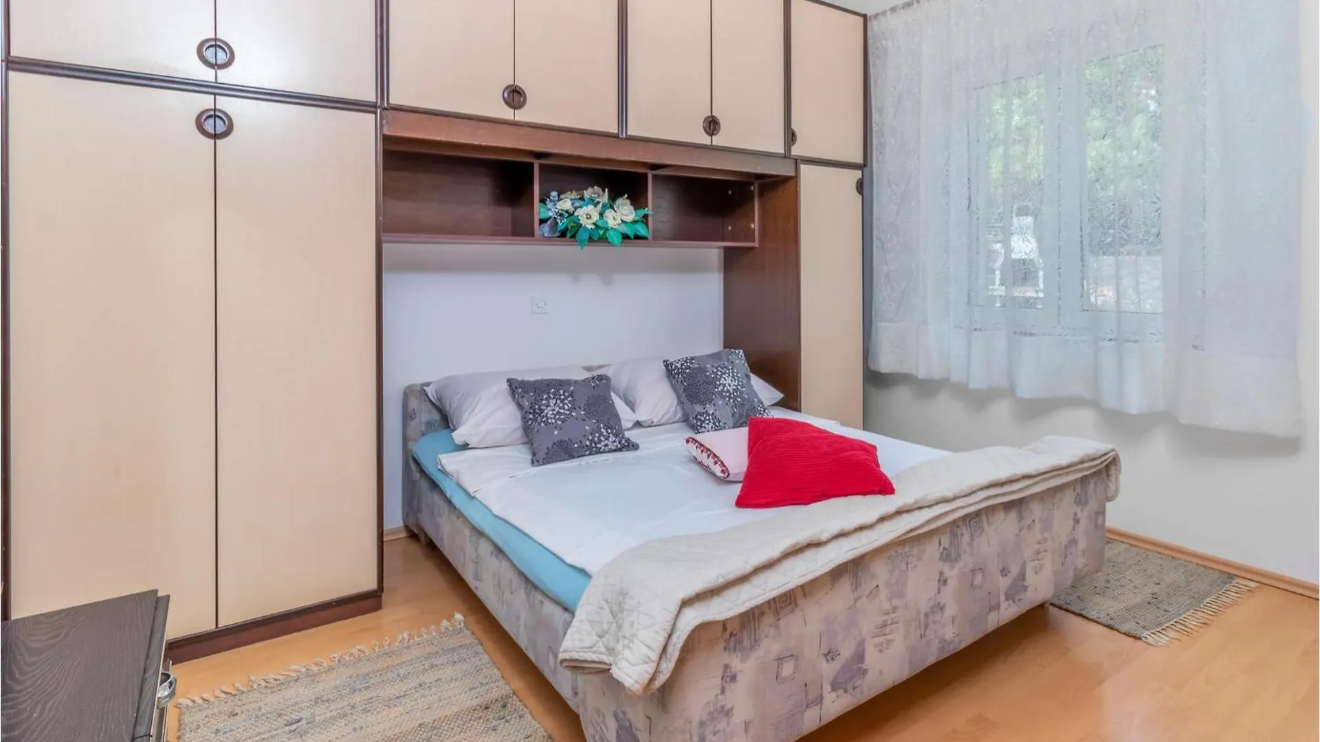 Awesome Apartment In 诺维·维诺多尔斯基 0*,