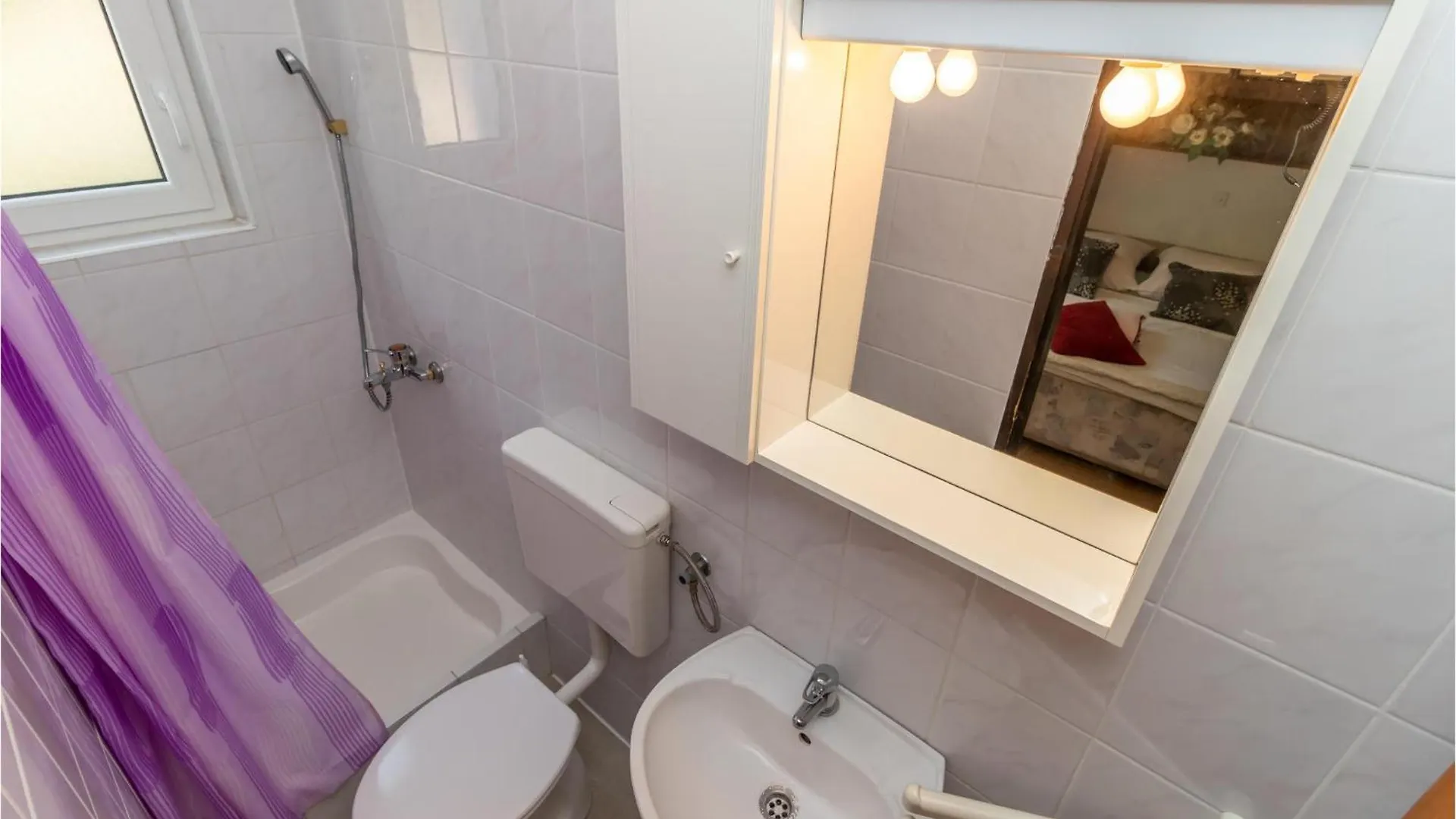 Awesome Apartment In 诺维·维诺多尔斯基