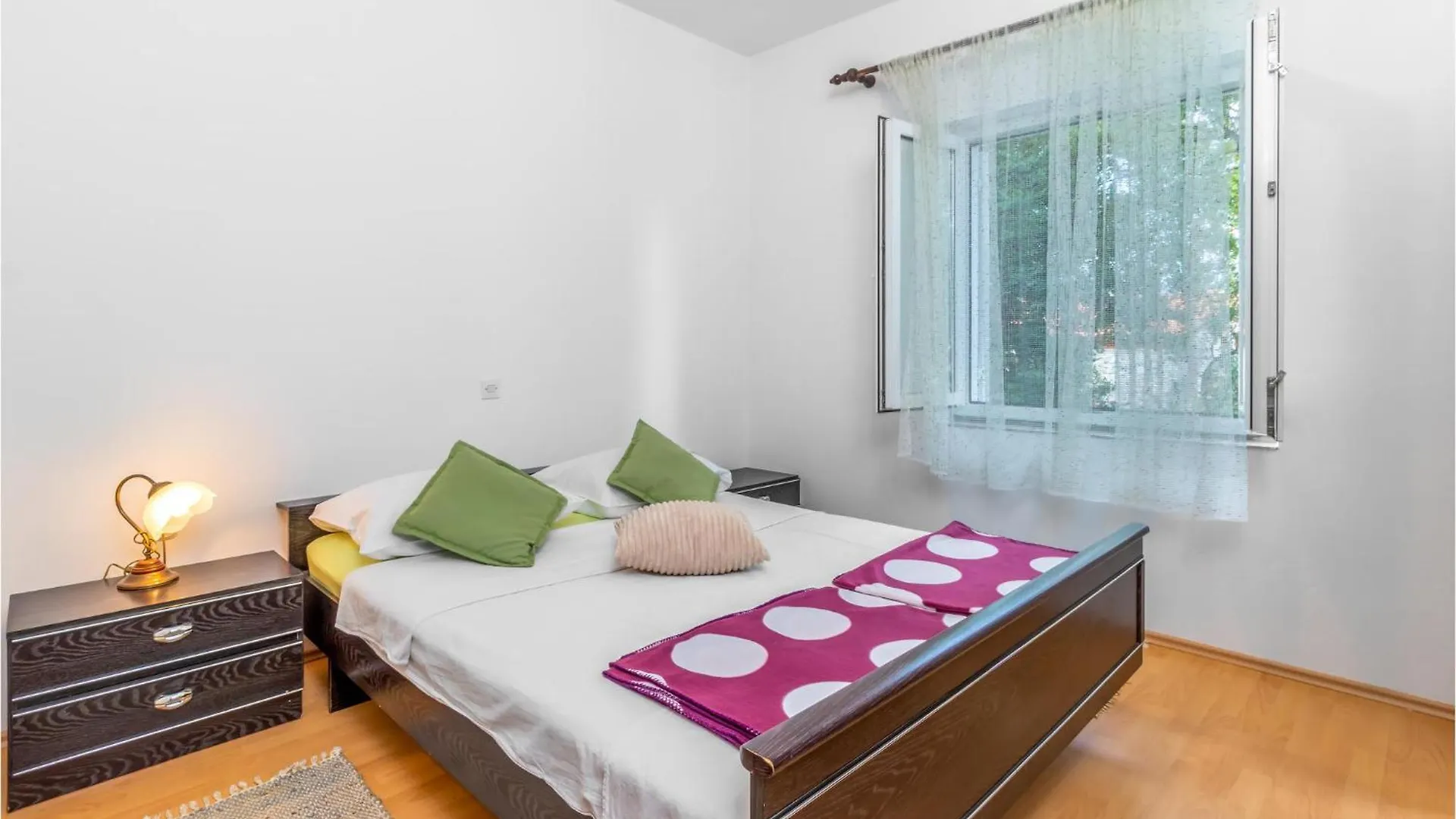 Awesome Apartment In 诺维·维诺多尔斯基